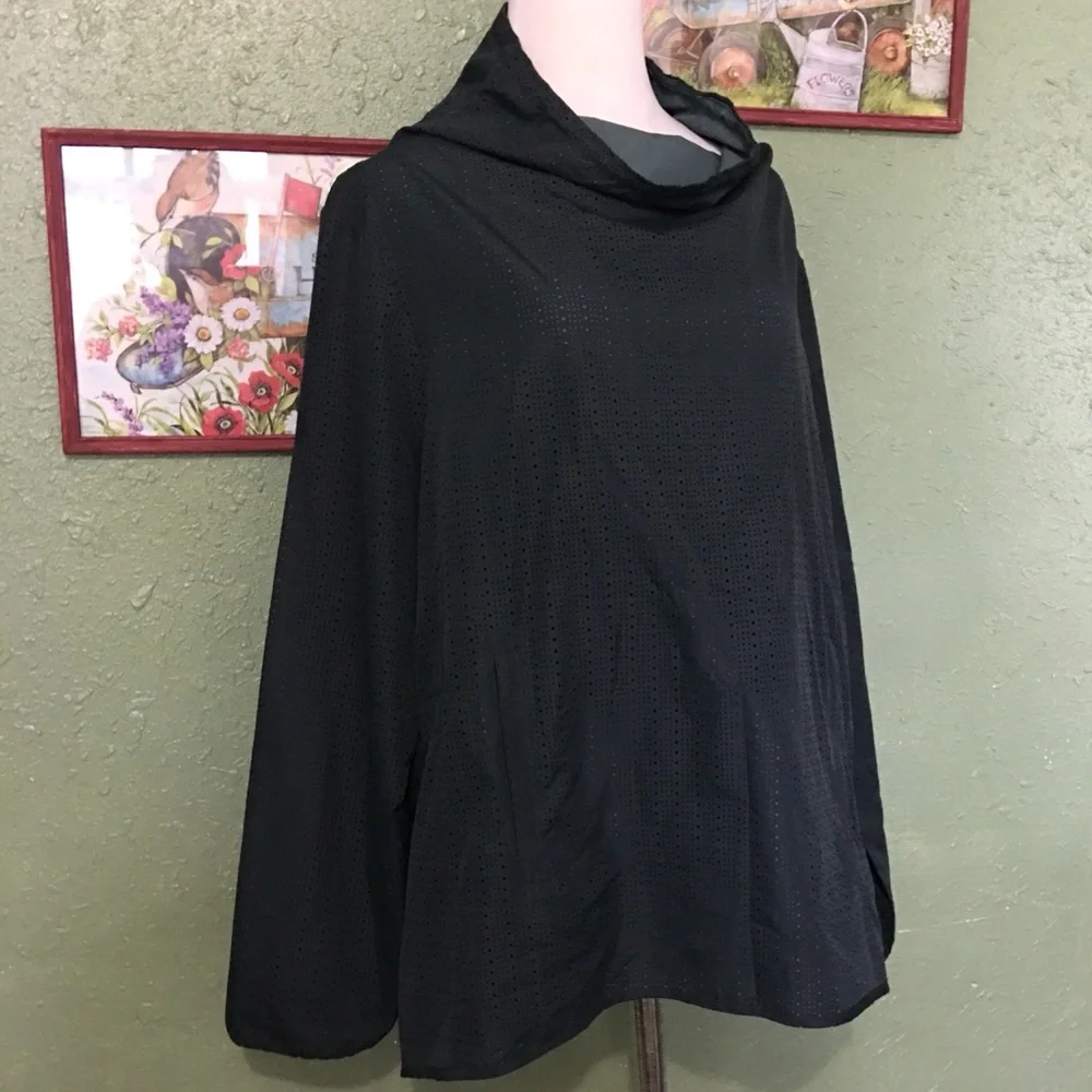 Fabletics Liora Pullover Windbreaker Jacket - Picture 4 of 8